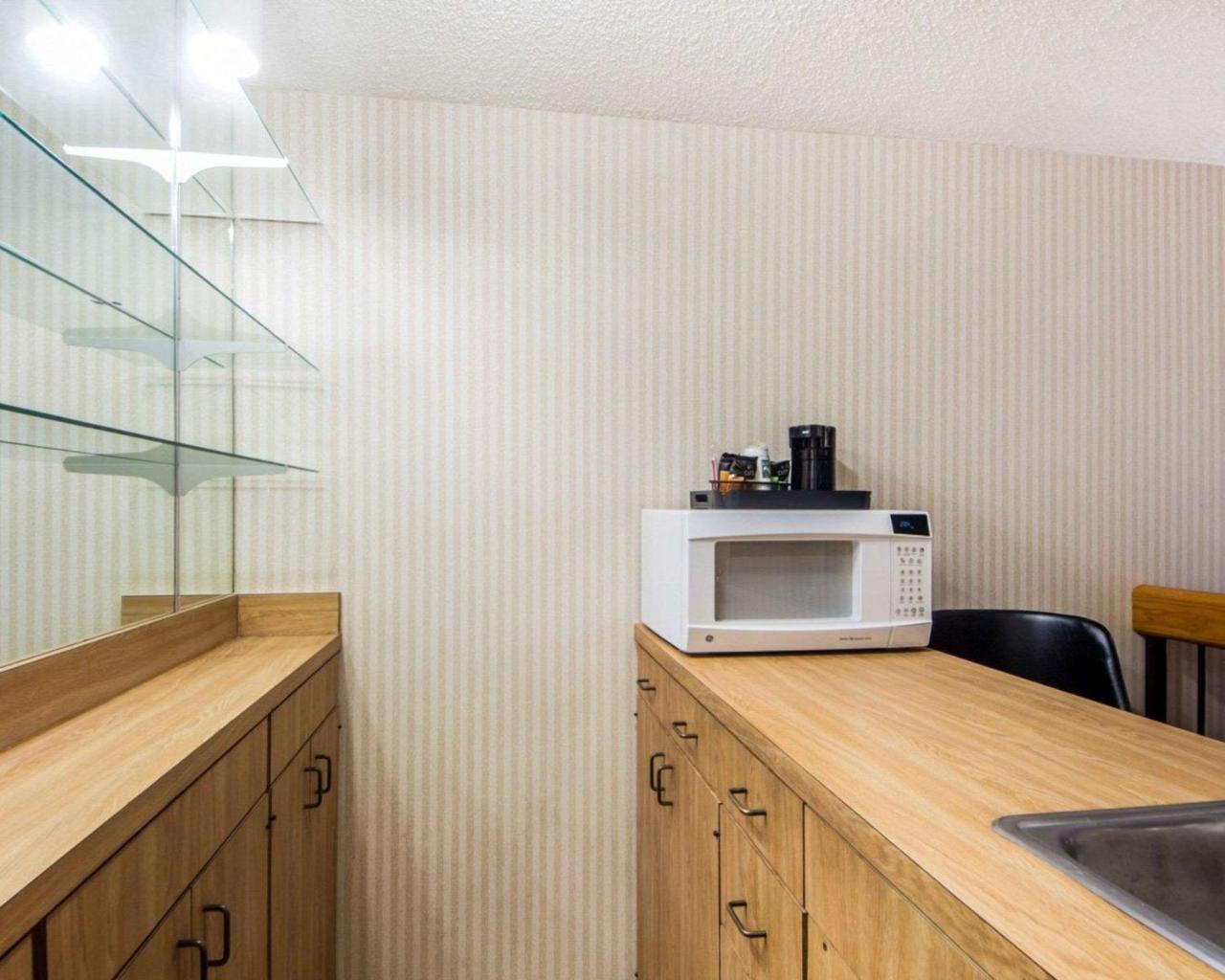Quality Inn Ponca City Route 77 Екстер'єр фото