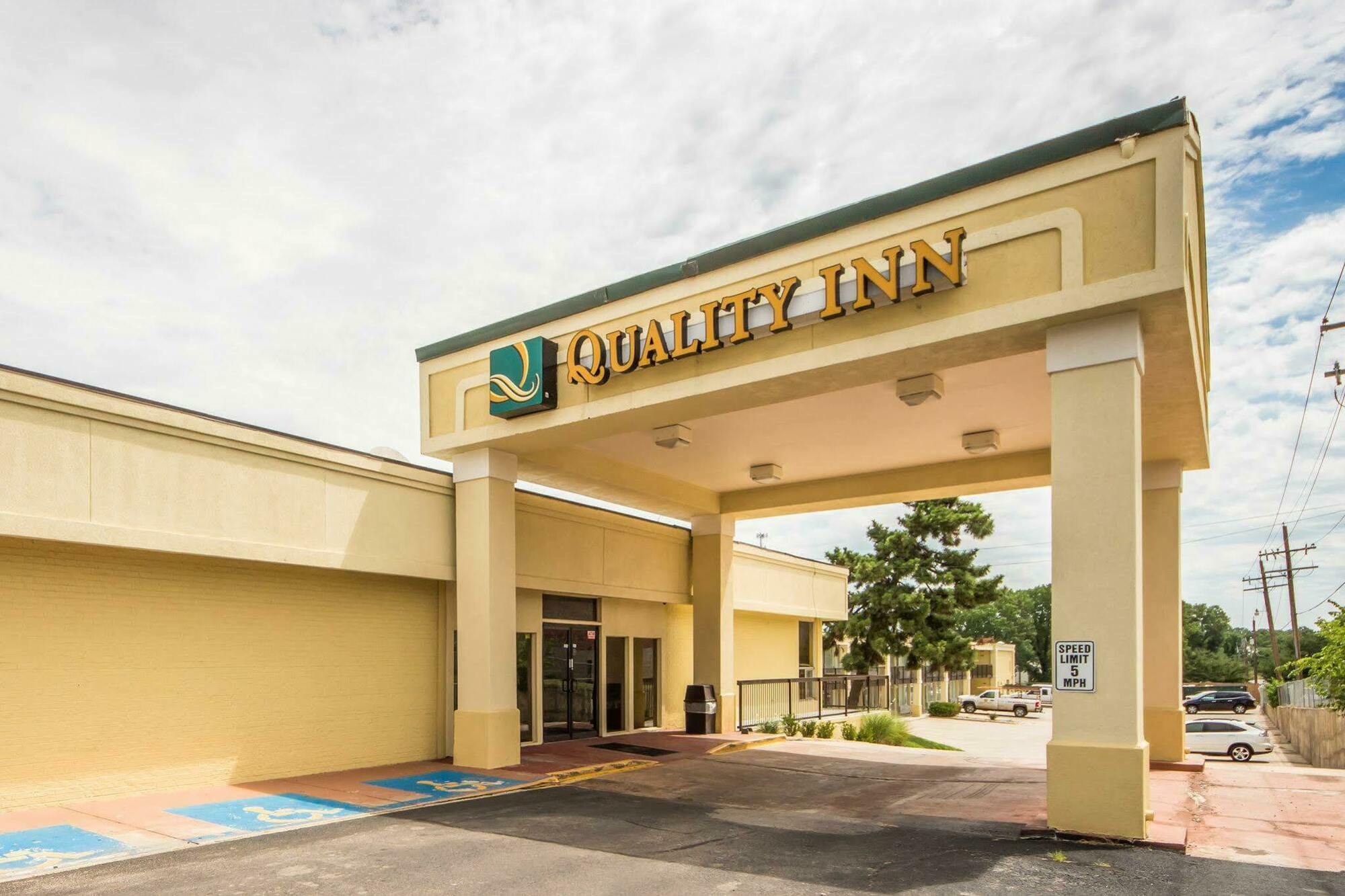 Quality Inn Ponca City Route 77 Екстер'єр фото